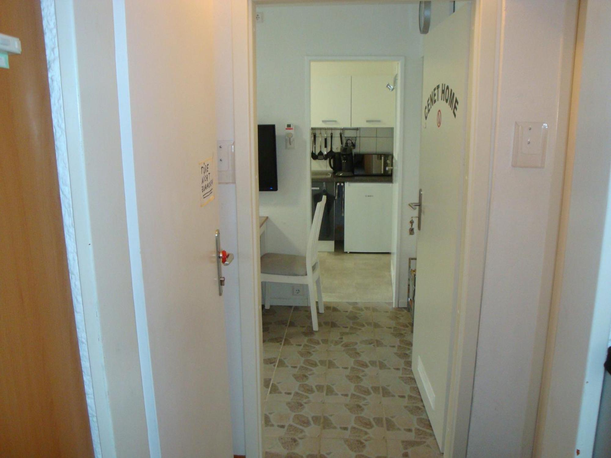 Cenet 1 Zimmer Apartment Зинделфинген Екстериор снимка