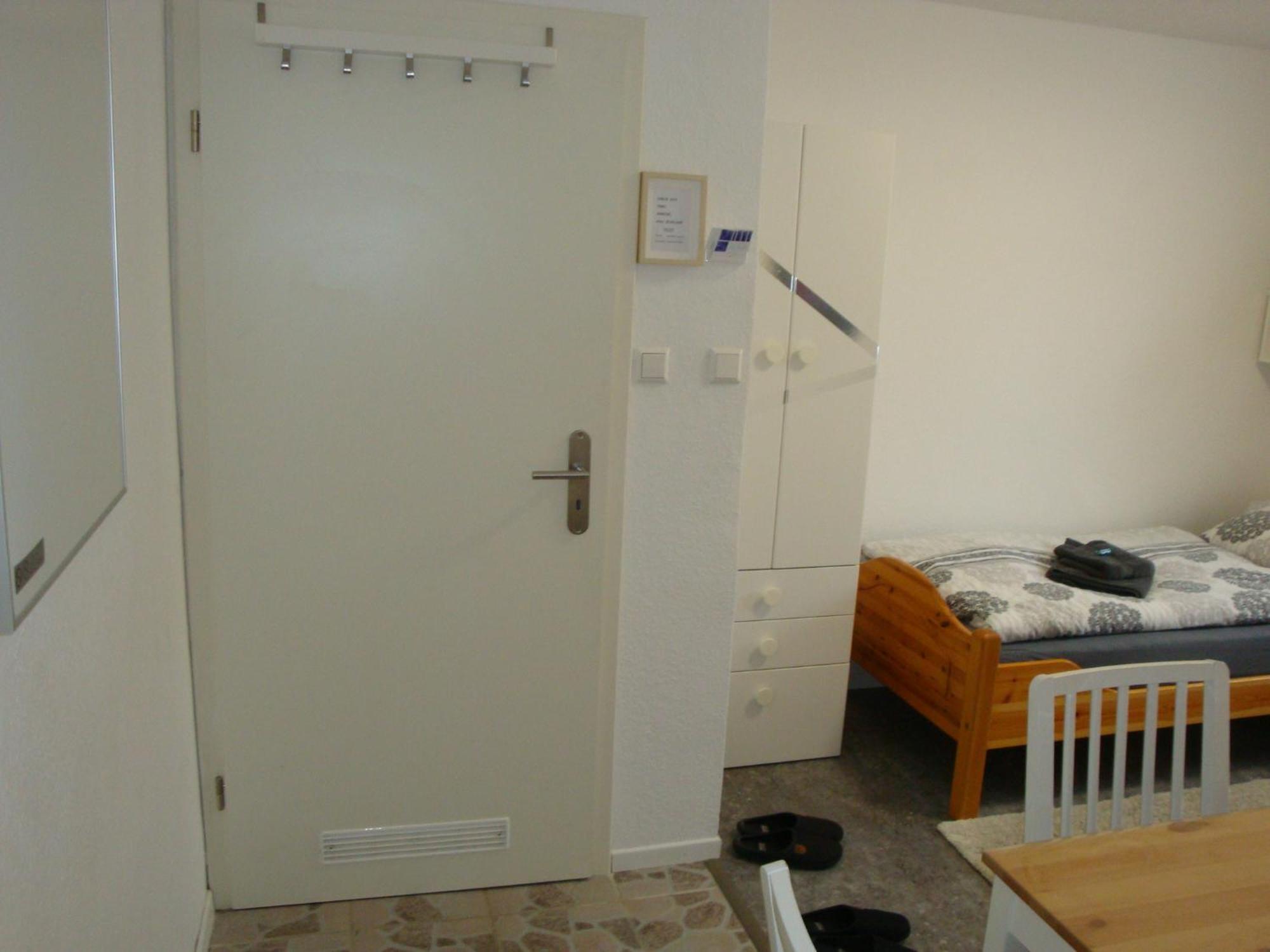 Cenet 1 Zimmer Apartment Зинделфинген Екстериор снимка